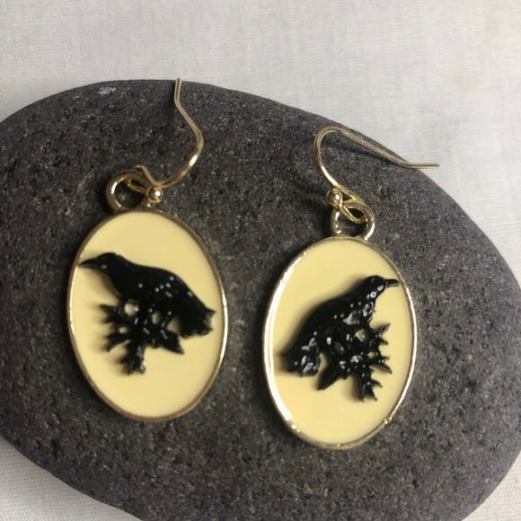Black Crow Earrings Brass Finishing Oval Goth Grunge Retro Gothic Bird - Picture 7 of 7